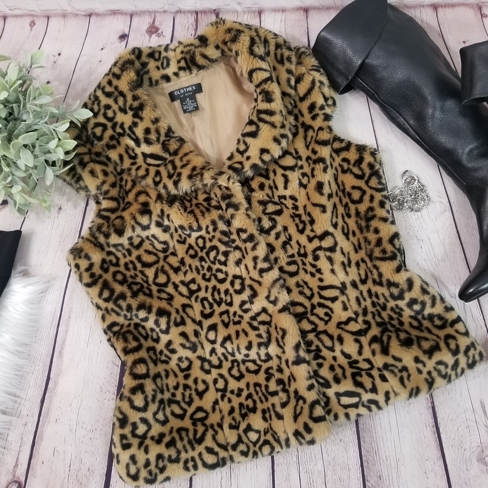 Clothes by Revue Faux Fur leopard print vest